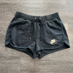 Nike Air Sportswear Essential Women’s French Terry Shorts